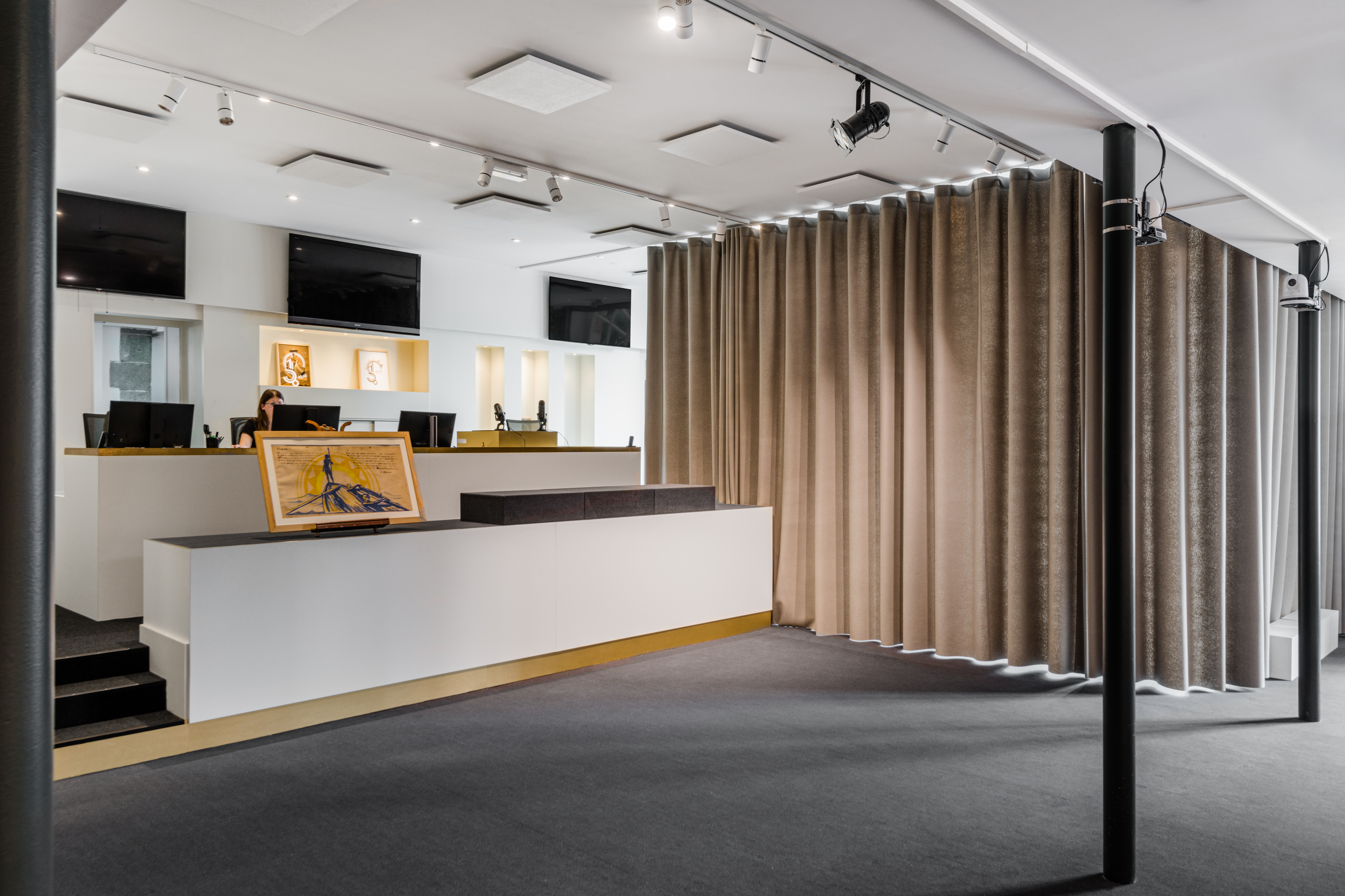 Bretagne Enchères – Aménagement d’une salle des ventes