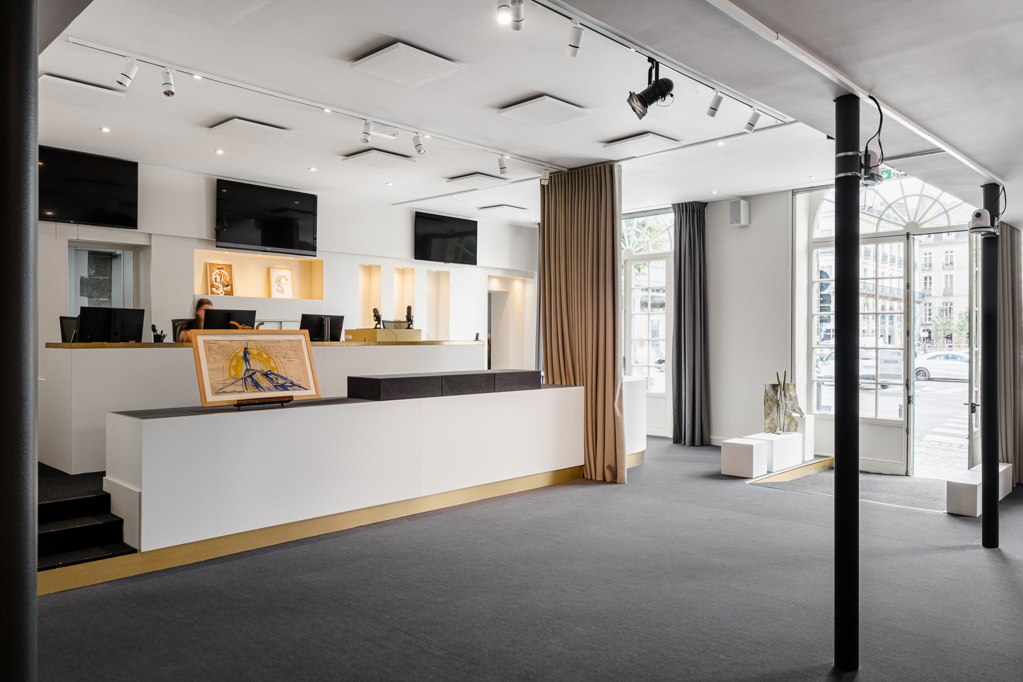 Bretagne Enchères – Aménagement d’une salle des ventes